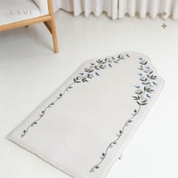 سجادة صلاة همس الأزهار ابيض