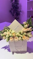 Natural flower wrapping (Riyadh only)