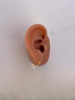 حلق ذهب عيار 21 – أناقة تنطق بالبساطة