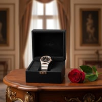 ساعة نسائية فاخرة فضي مطعم بالكريستالات ستايل أنيق...