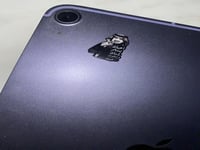 ملصق حديد راشد اجيك يسلم راسك