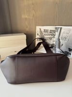 شنطة سان لوران BEA مقاس 28cm