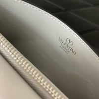 شنطة فالنتينو