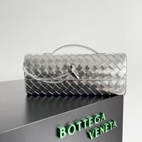 شنطة بوتيغا Andiamo clutch مقاس 31cm
