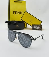 نظارة نسائية من ماركة فندي