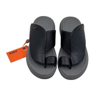 حذاء رجالي شرقي طبي أسود