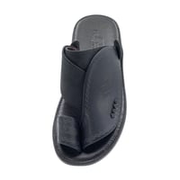 حذاء شرقي رجالي طبي أسود