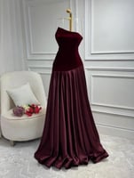 فستان عودي مخمل