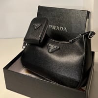 حقيبة -Prada