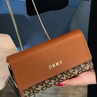 حقيبة - DKNY