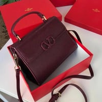 حقيبة فالنتينو