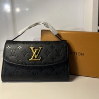 حقيبة - louis vuitton
