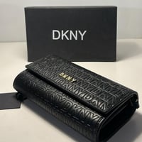 حقيبة - DKNY
