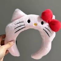 طوق الشخصيات