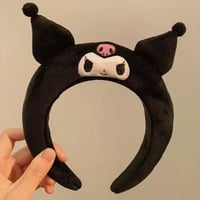 طوق الشخصيات