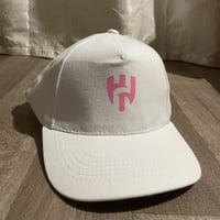 كاب الهلال الوردي