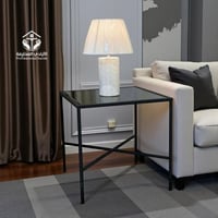 زاوية مربع اسود زجاج اسود