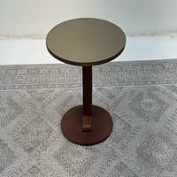 طاولة خدمة سطح مرايا قاعده خشب لون بني