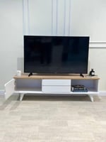 طاولة تلفزيون مودرن خشب MDF – أناقة وعملية لغرفة ا...