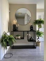 مدخل كونسول حديد بسطح ورفوف خشبية – تصميم عملي بلم...