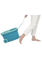 عربية مع ممسحة كمفرت تركي