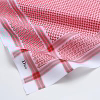 شماغ ديور انجليزي