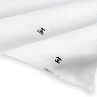 شماغ شانيل ابيض