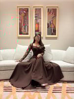 فستان بني راقي باكمام دانتل