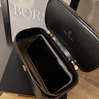 توري بورش- اسود