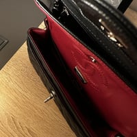 شانيل كلاسيك - لوقو فضي مقاس 25