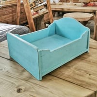 سرير خشبي فاخر لتصوير الأطفال