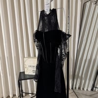 فستان سهرة اسود كم مخمل دانتيل | فستان ليان