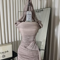 فستان انيلا الرمادي