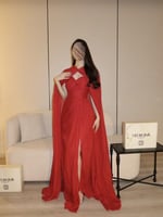 فستان اليات الاحمر