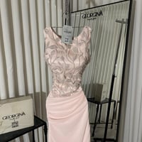 فستان فهيدانه الوردي