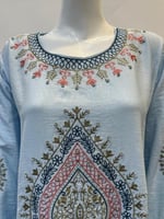 جلابية لنن مطرزة الاكمام و الصدر RR4043