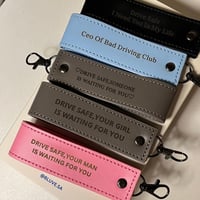 ميدالية مفاتيح "العبارة من اختيارك"