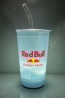 اكواب ريد بول المضيئة