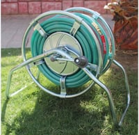 بكرة حديد مع لي ماء