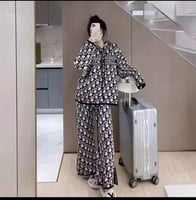 أسود وابيض
