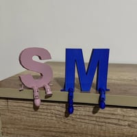 حرف إنجليزي (حسب الطلب) ٨سم