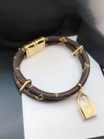 سوارة لويس فيتون