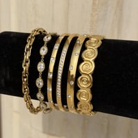 سوار كلاسيكي انيق