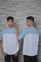 تيشيرت سماوي وأبيض