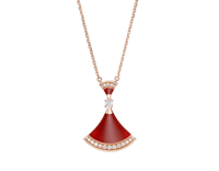 عقد ديفاز دريم من بولغاري مع حجر