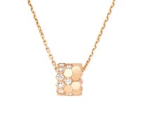 سلسال Bee My Love pendant الحجم الوسط من شوميه