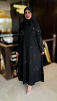 عباية سوداء مطرزة هاري كامل العباية