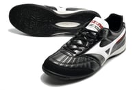 جزمة كرة لملاعب الصالات mizuno