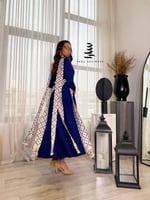 فستان مميز بلون كحلي مع بيج