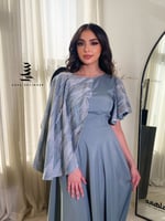 فستان بتطريز بالاكمام